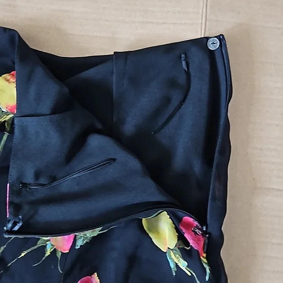 Escada black floral flowy skirt-42 - Picture 5 of 9